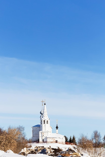 Iglesia de los Santos Cosme y Damián en Suzdal