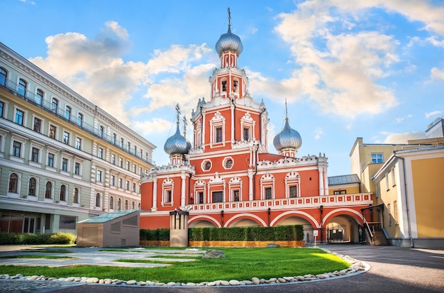 Iglesia del signo en Romanov Lane Moscú