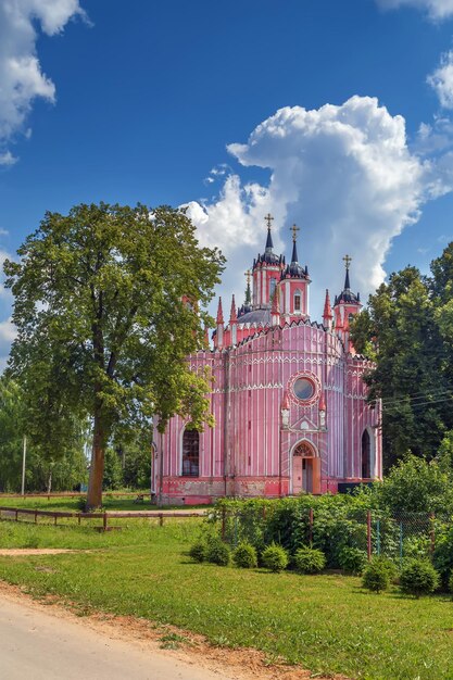 Foto iglesia de la transfiguración del salvador en el pueblo de krasnoye, rusia