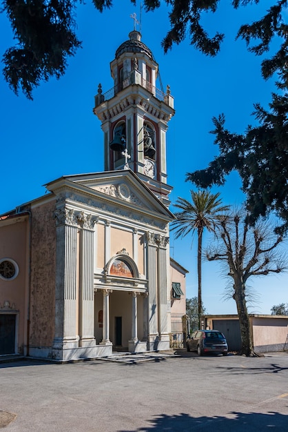 Igreja antiga na cidade de Chiavari na Riviera italiana