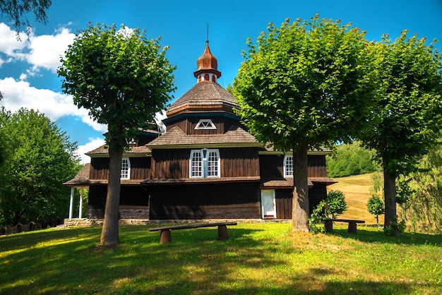 Igreja de madeira Nizny Komarnik, Eslováquia, UNESCO