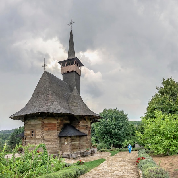 Igreja de madeira no museu da aldeia chisinau moldova