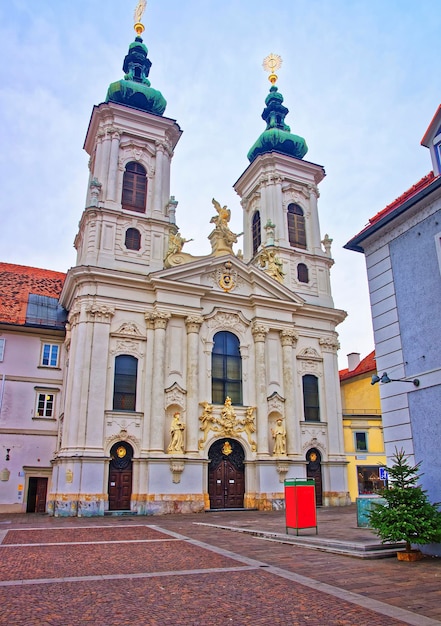 Igreja de Nossa Senhora do Socorro em Graz da Áustria em janeiro no inverno