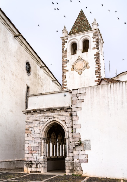 Igreja de Santa Maria no Castelo de Estremoz em Portugal