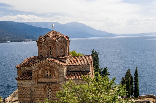Igreja de São João em Kaneo contra o Lago Ohrid