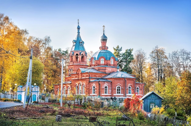 Igreja de Todos os Santos no Cemitério Gorokhovets