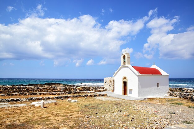 Igreja grega tradicional em Hersonissos, ilha de Creta