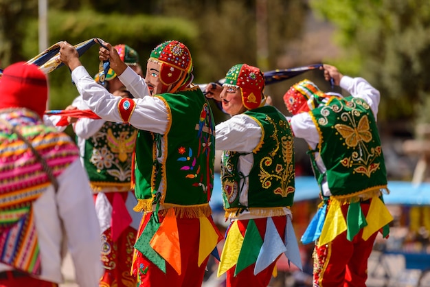 igreja peruana de dança folclórica de san pedro apóstolo de andahuaylillas perto de cusco peru