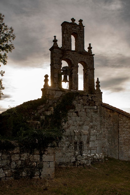 Igreja românica de San Millan Abad em Servilla.