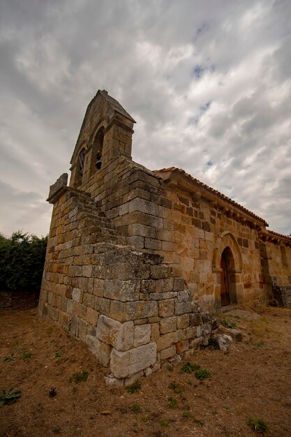 Igreja românica de Santa Maria em Arenillas del Ebro.