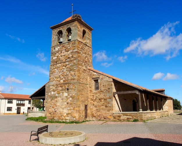 Igreja românica de São Miguel Arcanjo do século XI Moreruela de Tabara Zamora Espanha