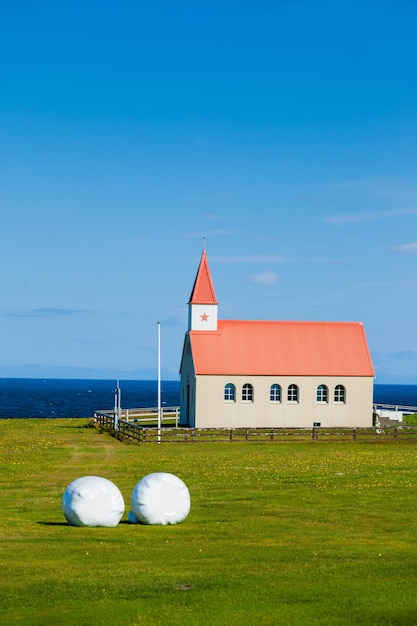 Igreja rural islandesa típica