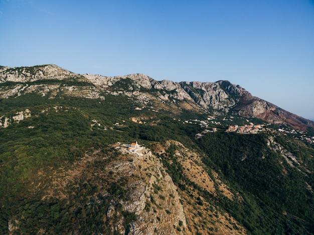 Igreja sveti savva perto da ilha sveti stefan