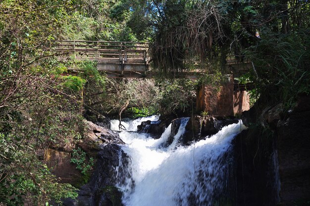 Iguaçu cai na Argentina e no Brasil