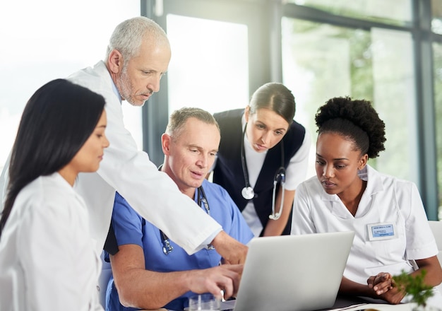 Ihre Gesundheit ist von größter Bedeutung Aufnahme von Ärzten in einem Krankenhaus