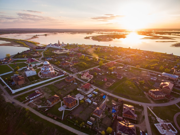 Ilha-cidade Sviyazhsk. Catedral de Nossa Senhora da Alegria de Todos Que Tristeza