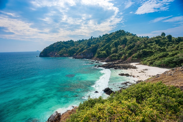 Ilha Cock Burn e o belo mar