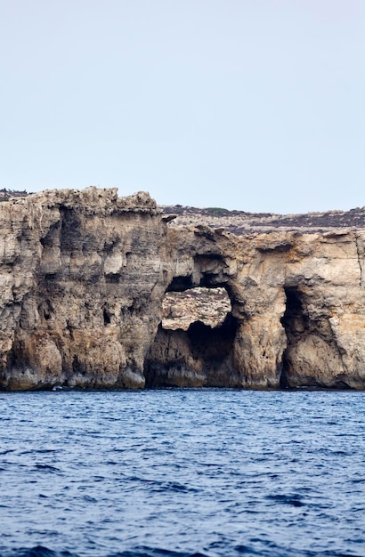 Ilha de Malta, vista da costa rochosa do sul da ilha