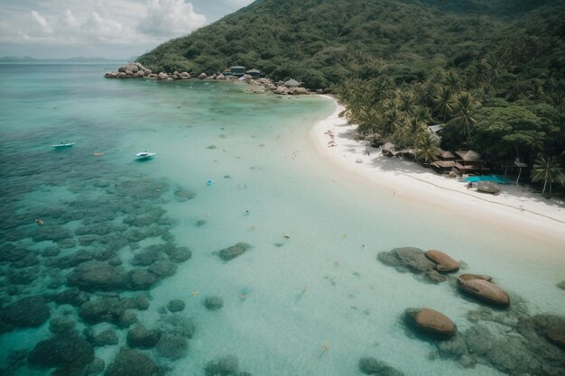 Ilha La Digue nas Seychelles Praia prateada com pedra granítica e selva Homem desfrutando de férias