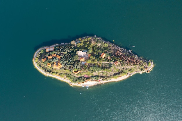 Ilha no Lago Fuxian em Yunnan China