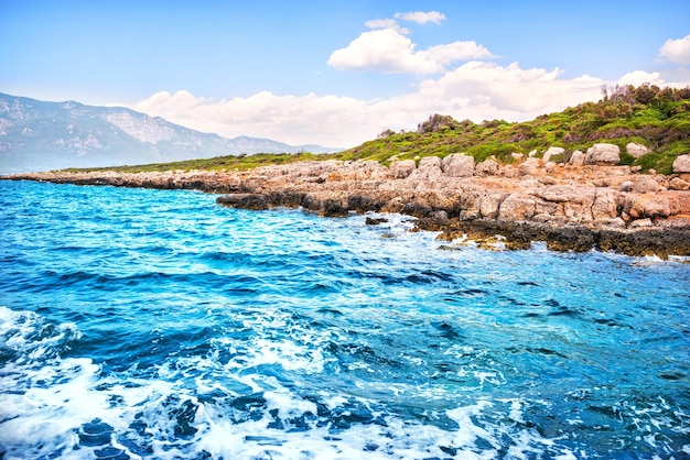 Ilha rochosa Ilha Sedir Mar Egeu Marmaris Turkiye