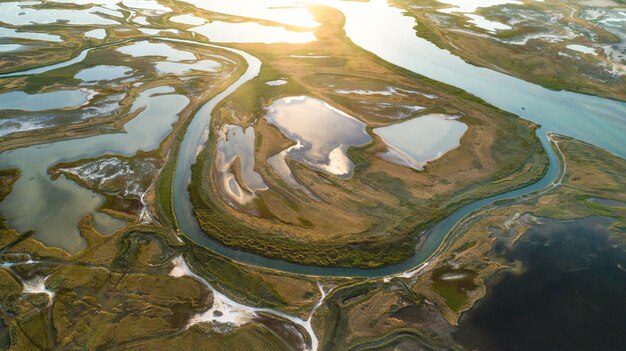 Ilhas incomuns no Lago Sivash, vista superior, câmera drone