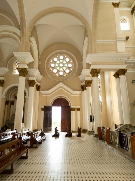 Ilheus Bahia Brasil 30 de diciembre de 2022 Vista panorámica del interior de la Catedral de San Sebastián ubicada en el Centro Histórico de Ilheus Bahia Brasil