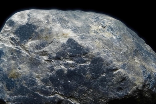 Ilsemannite é uma pedra natural preciosa rara em fundo preto gerado pela IA. Modelo de bandeira de cabeçalho