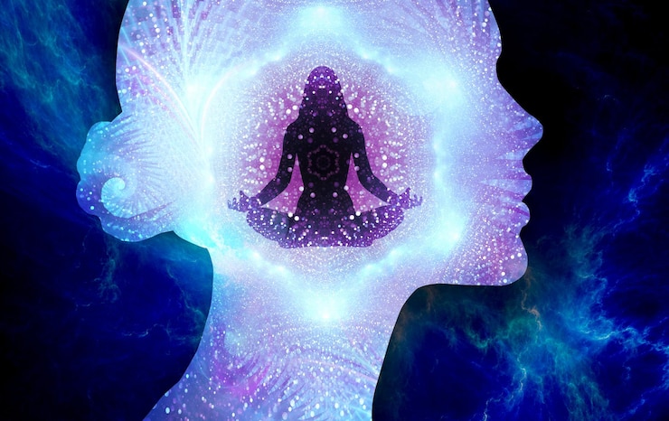 Foto im surrealen malstil ausgeführte menschliche profile zum thema träume, leidenschaften und kreativität