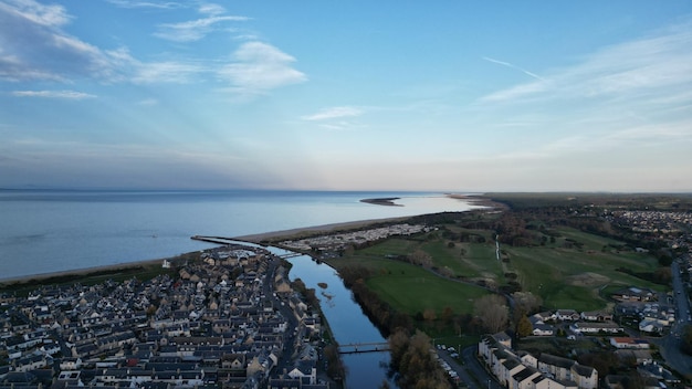 Imagem aérea da cidade de Nairn, na Escócia.