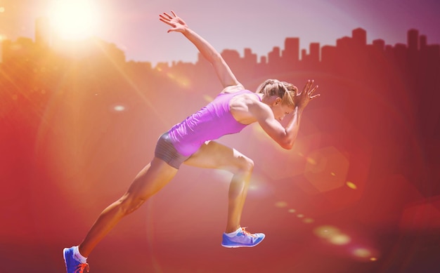 Imagem composta de mulher atlética se preparando para correr