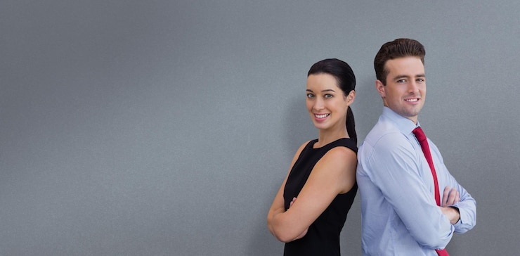 Foto imagem composta de retrato de homem de negócios e mulher de negócios posando de costas