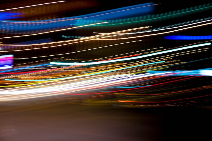 Foto imagem composta digital de trilhas de luz