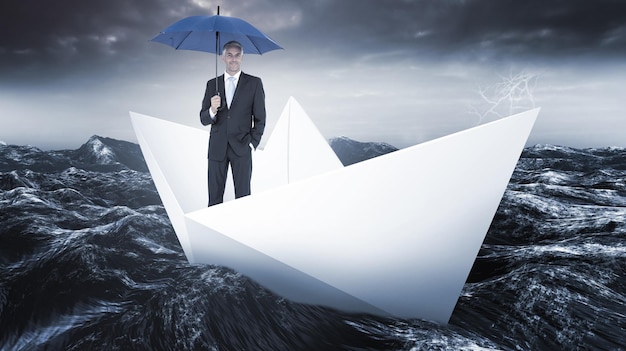 Imagem composta do empresário sorrindo para a câmera e segurando o guarda-chuva azul