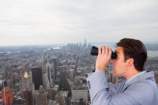 Foto imagem composta do empresário visionário olhando para o futuro