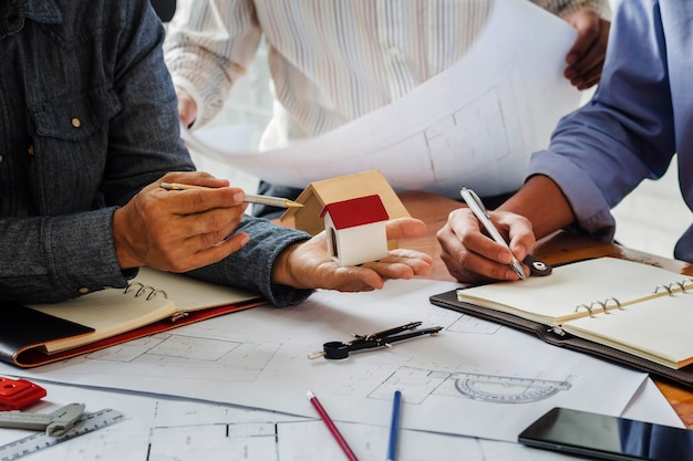 Imagem da reunião do projeto, projeto do sistema, trabalho com parceiros