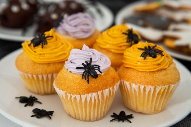 Foto imagem de close-up de deliciosos cupcakes de halloween