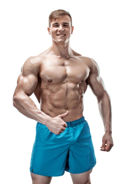 Foto imagem de homem musculoso posando em estúdio
