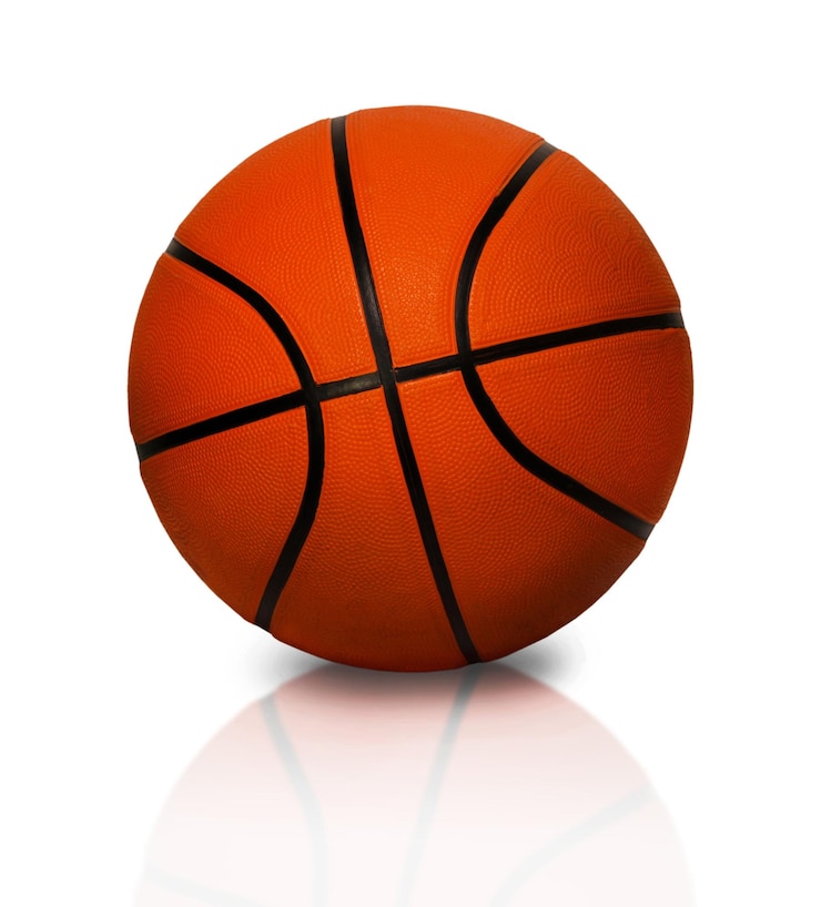 Foto imagem isolada de uma bola de basquete em um fundo branco