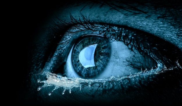 Imagem macro do olho humano. Mídia mista