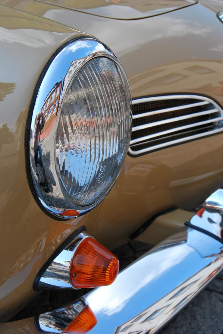 Foto imagem recortada de um carro antiquado