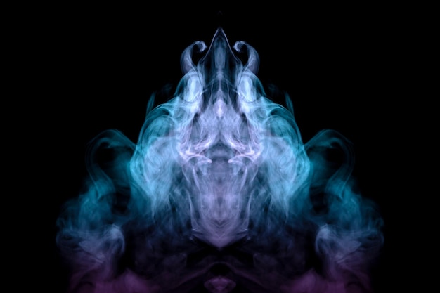Una imagen abstracta de humo verde en forma de cabeza de un animal místico con boca abierta y colmillos Imprimir para ropa