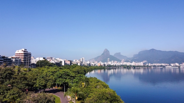 Imagen aérea de la laguna rodrigo de freitas en Río de Janeiro