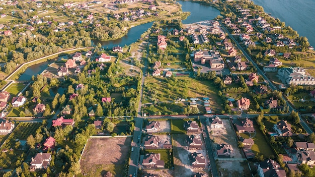 Imagen aérea de stock de un barrio residencial