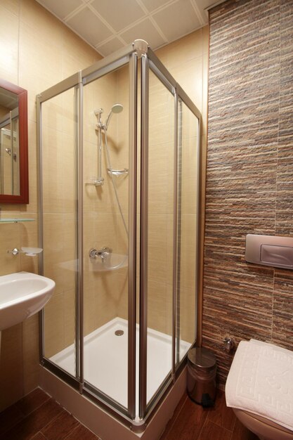 Imagen de baño doméstico moderno interior