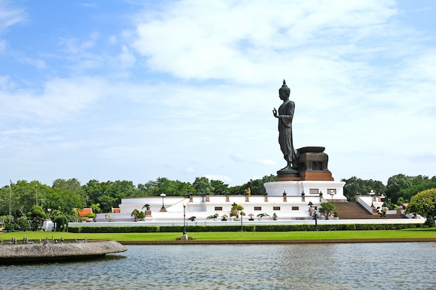 Imagen de Buda caminando, Tailandia