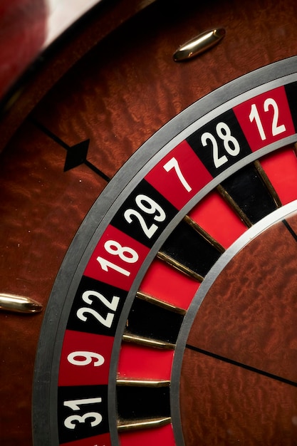 Imagen de casino en línea de apuestas temáticas de casino de ruleta de casino de color rojo rueda de ruleta de póquer