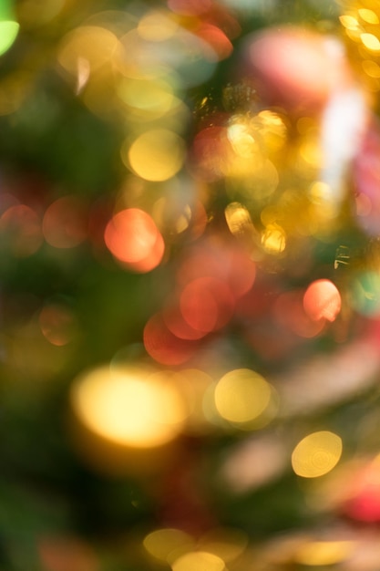 Foto imagen desenfocada del árbol de navidad