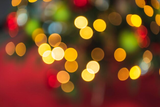 Imagen desfocada de luces iluminadas