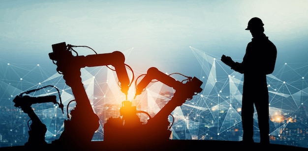Imagen de doble exposición de la fábrica de la industria mecanizada del futuro